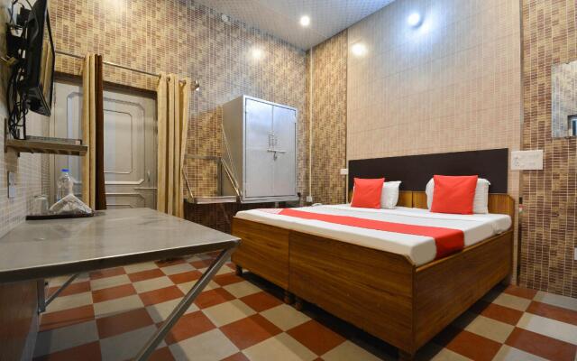 OYO 26638 Kapoor Guest House