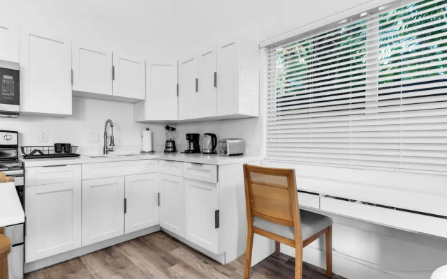 Stylish & Modern 4BD Home