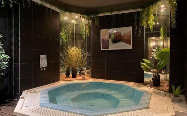Hotel Kyriad Vichy Spa Cinq Mondes