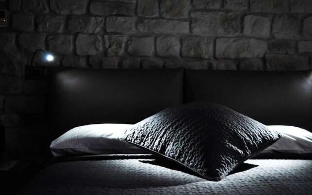 Olivia Rooms Teocrito