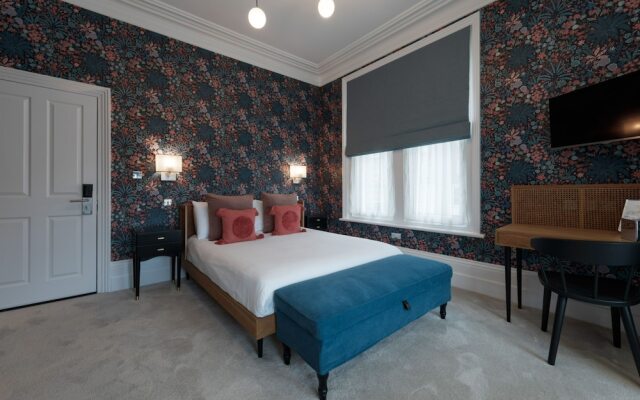 The Clarence Boutique Rooms