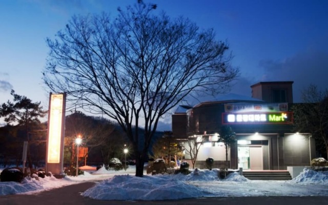 Sangju Munjangdae Pension Motel