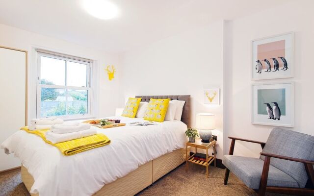 FG Property - The Holland Road Residence III