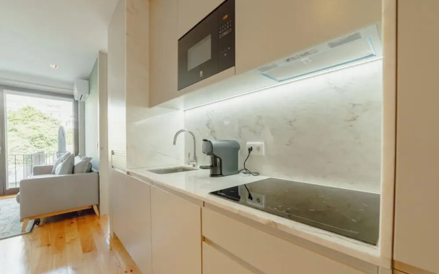 Legacy Oporto Premium Apartment C by Vacationy