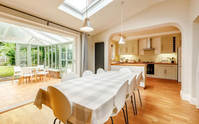 11 Beech Road