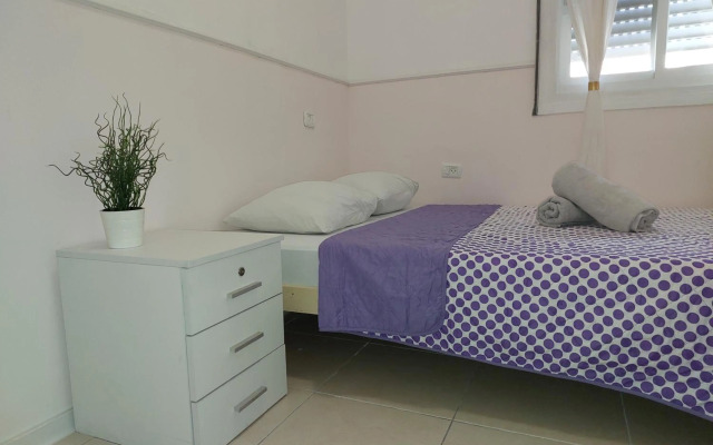 magical apartment close to the Baha'i Gardens