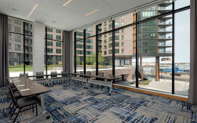 Hyatt Place Boston/Seaport District