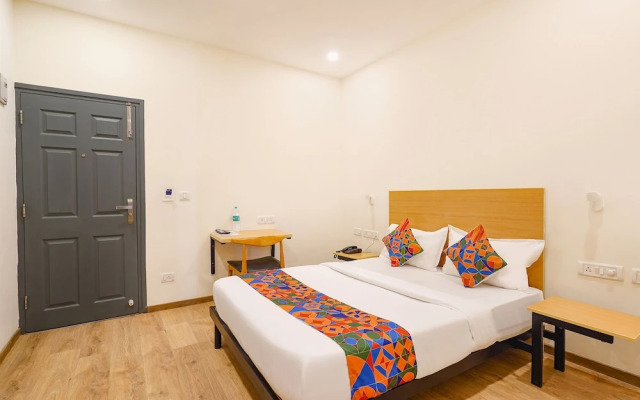 Fabhotel Moonlight Inn