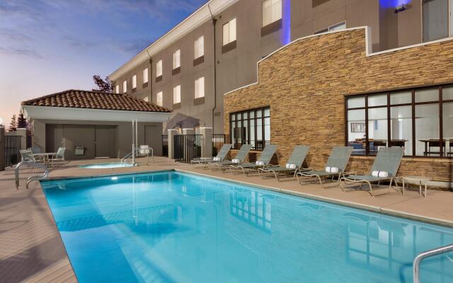 Holiday Inn Express Hotel & Suites Merced, an IHG Hotel