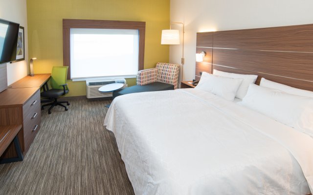 Holiday Inn Express & Suites North Battleford, an IHG Hotel