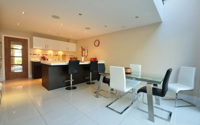 6 Sandbourne
