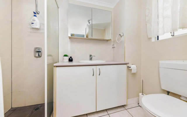 Charming CBD Apt 3bd 2bth - walk to Waterfront