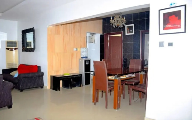 Inviting 2-bed Apartment in Lagos -canal Views
