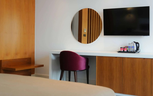 Ramada Hotel & Suites by Wyndham Erbil 32 Park