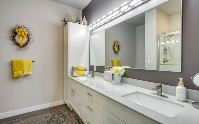 Modern South Pier Condo on Sheboygan River!