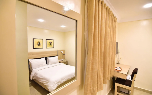 Pearl Gate Hotel