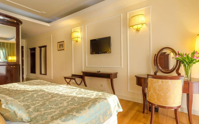 Hotel President Solin