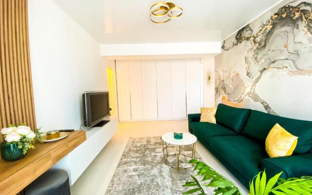 Serene Ambiance 1 BR Apartment with private parking and terrace