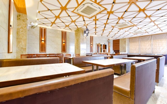Fabhotel Vishwa