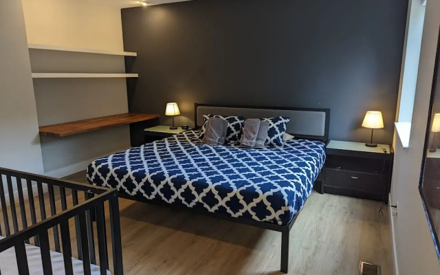 Seattle Vacation Home - The Newsroom