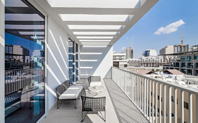 Bright 1BR with balcony in Luma 22