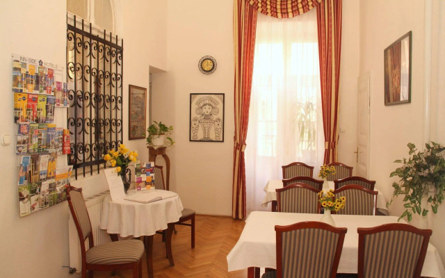 Kálvin House