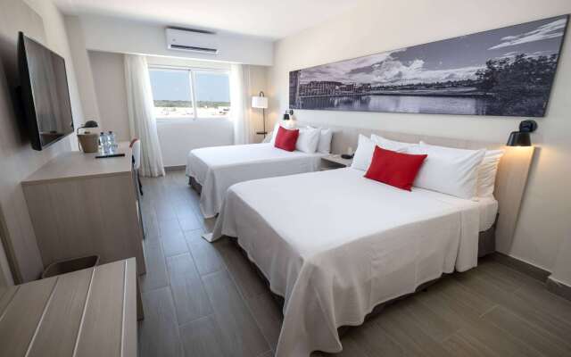 Super 8 By Wyndham Manzanillo