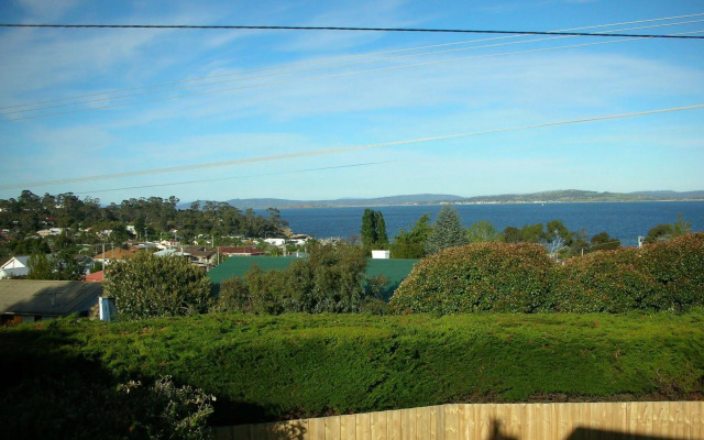 Cedar Cottages Blackmans Bay