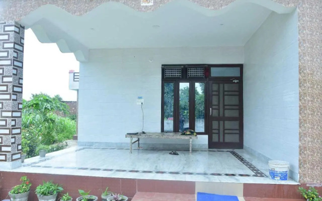 OYO HOME 92078 Pinky Homestay