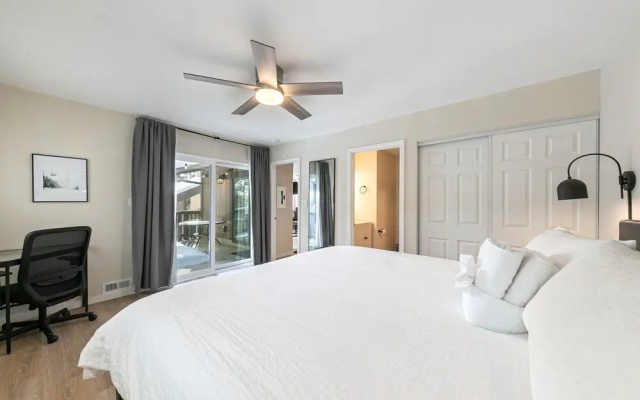 Lake Village Getaway 3 Bedroom Condo