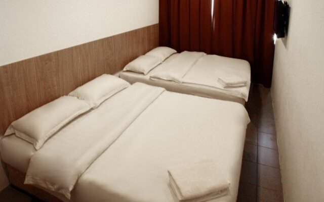 Place2Stay - Airport