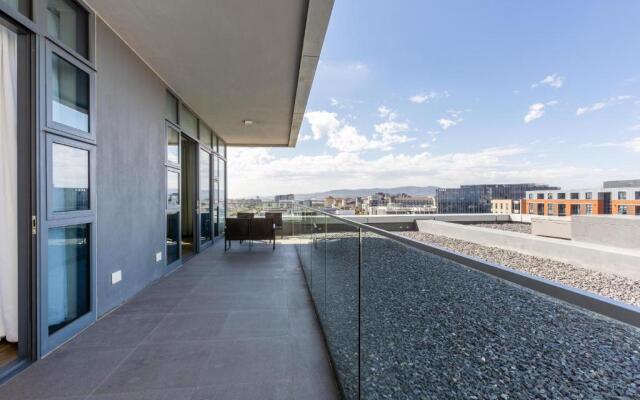 Axis Luxury Apartments  by Century City Hotels