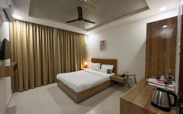 Hotel Hibiscus Tree- Bachupally