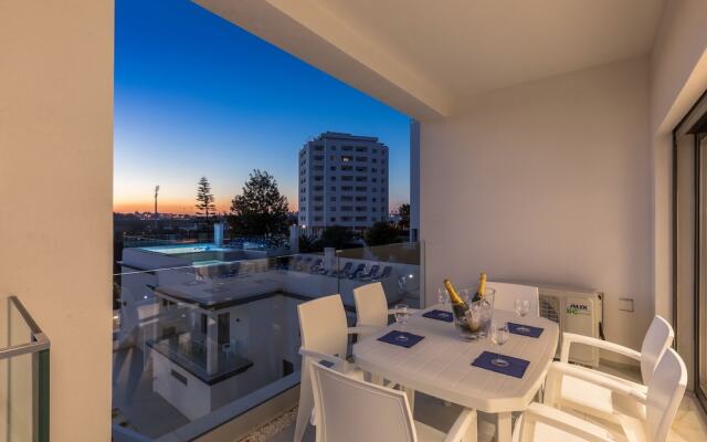 Correeira Luxury Residence T2 D - Albufeira, Pools, Wifi, Bbq, Beach