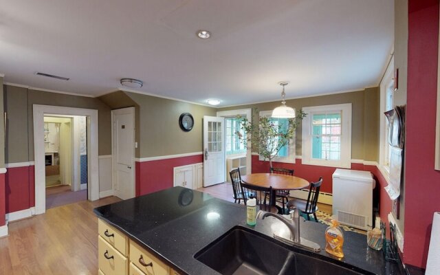 Escapo - Outdoor Hot Tub and Outdoor Fire Pit