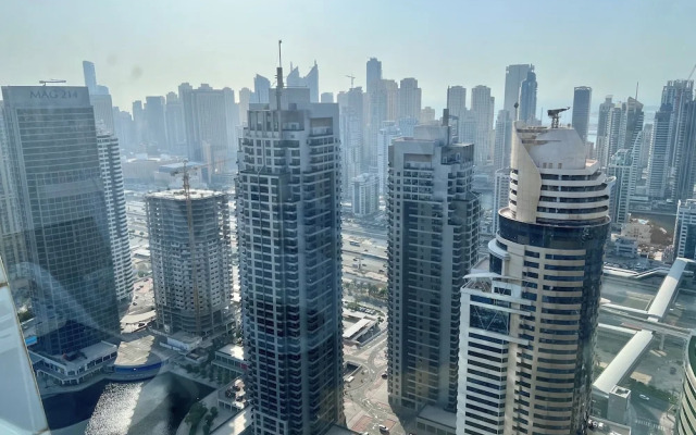 Cosmos Living - Goldcrest Views1