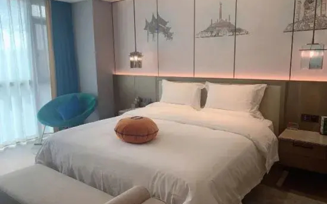 Chuxiong Dongbao Hotel