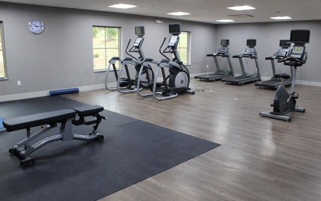 Holiday Inn Express & Suites Shawnee-Kansas City West by IHG