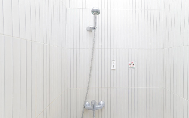 RedDoorz near BG Junction Surabaya