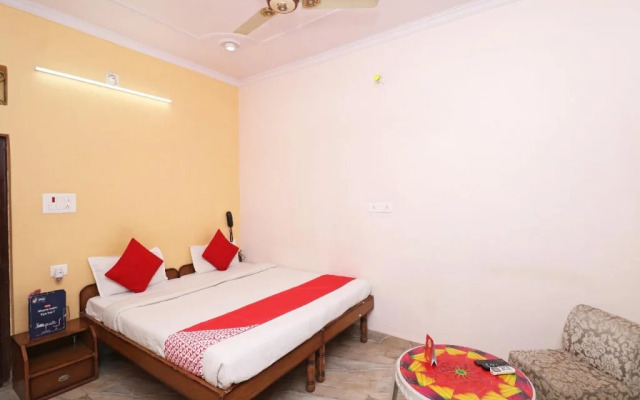 OYO Rooms Cantt Roadways Varanasi