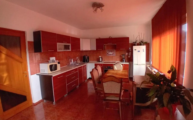 Casa Larisa
