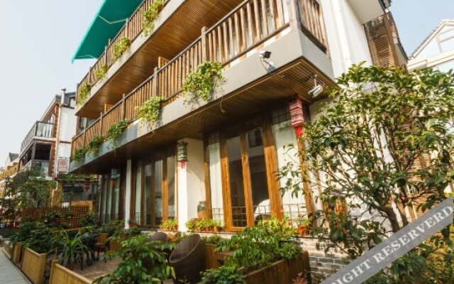 Huage Hostel