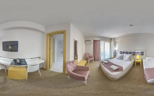 Larina Ninova Thermal Spa & Hotel