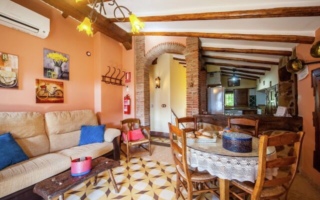 Rural Apartment With Pool And Jacuzzi In An Old Andalusian Country Hous