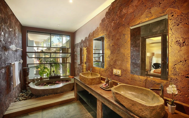 XXL Seminyak Sunset Boutique Villa