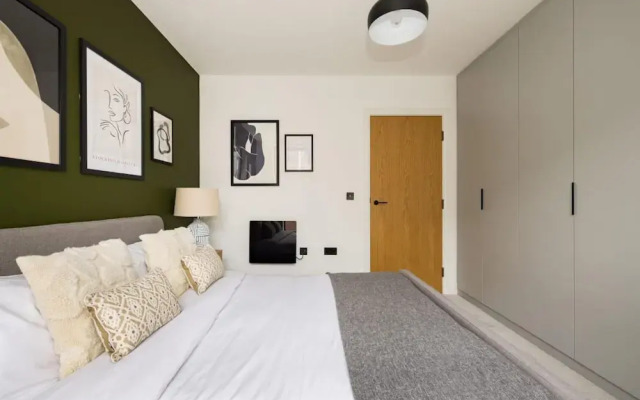 The Wembley Hideout - Stylish 2bdr Flat With Balcony