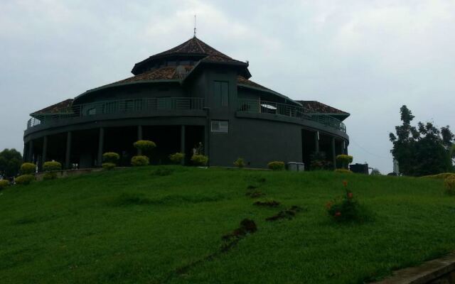 Nyungwe Top View Hotel