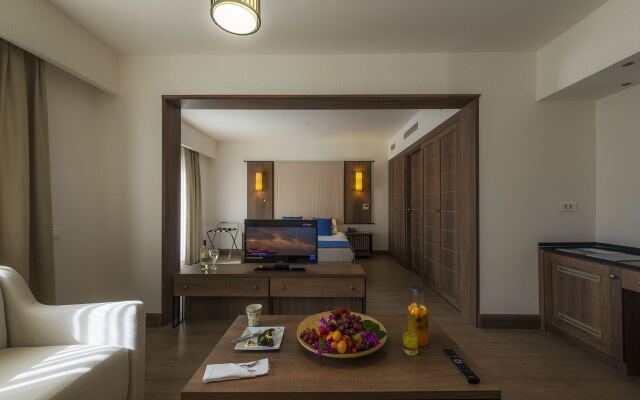 Liv Hotel By Bellazure