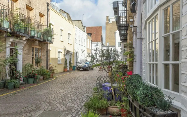 Rutland Mews South by Onefinestay