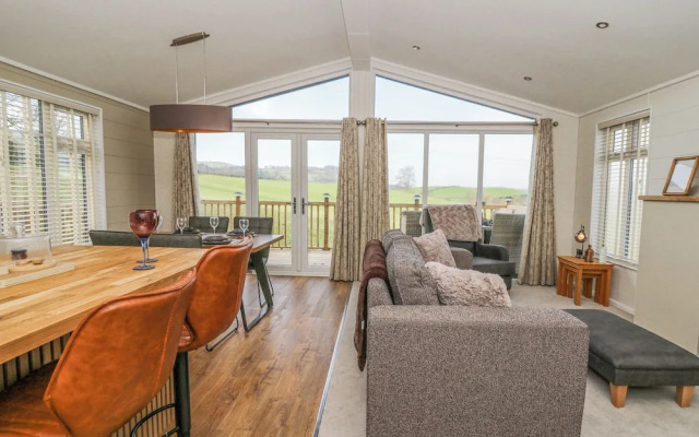 Seren Lodge
